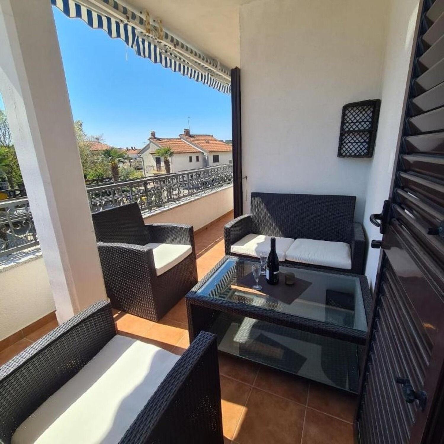 Apartments Berto - 500M To The Beach Ровинь Экстерьер фото