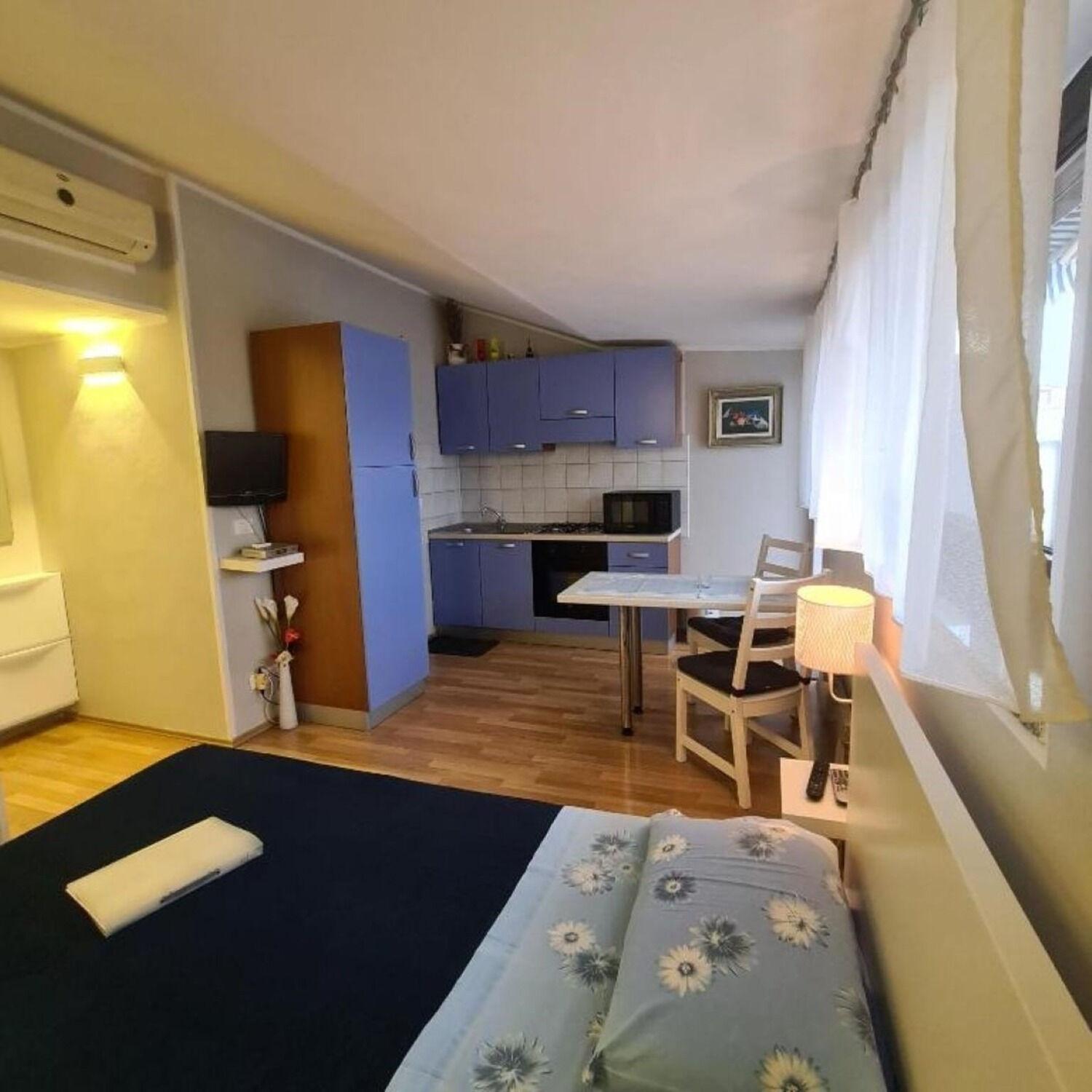 Apartments Berto - 500M To The Beach Ровинь Экстерьер фото